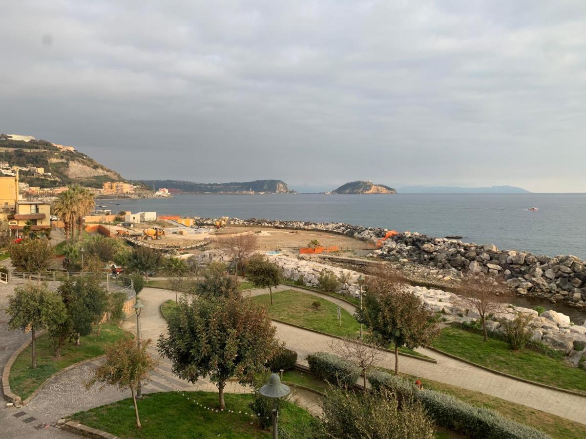 Artis Mare Bed & Breakfast Pozzuoli Bagian luar foto