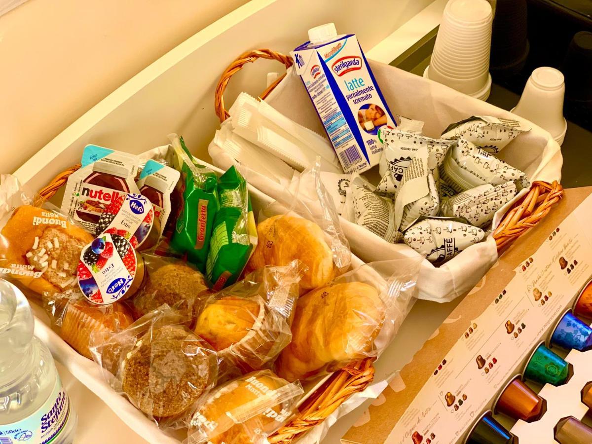 Artis Mare Bed & Breakfast Pozzuoli Bagian luar foto