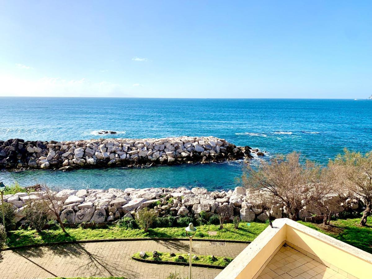 Artis Mare Bed & Breakfast Pozzuoli Bagian luar foto