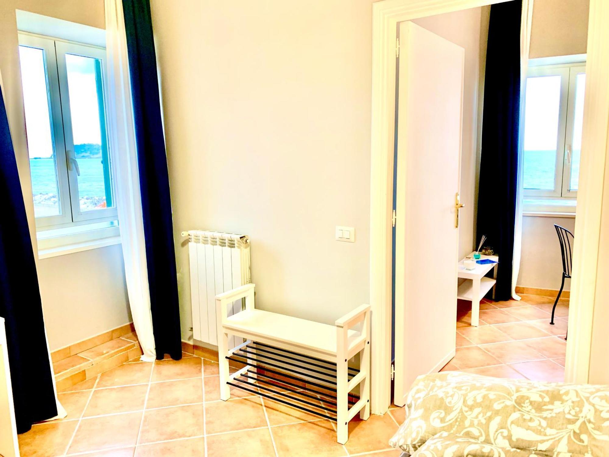Artis Mare Bed & Breakfast Pozzuoli Bagian luar foto