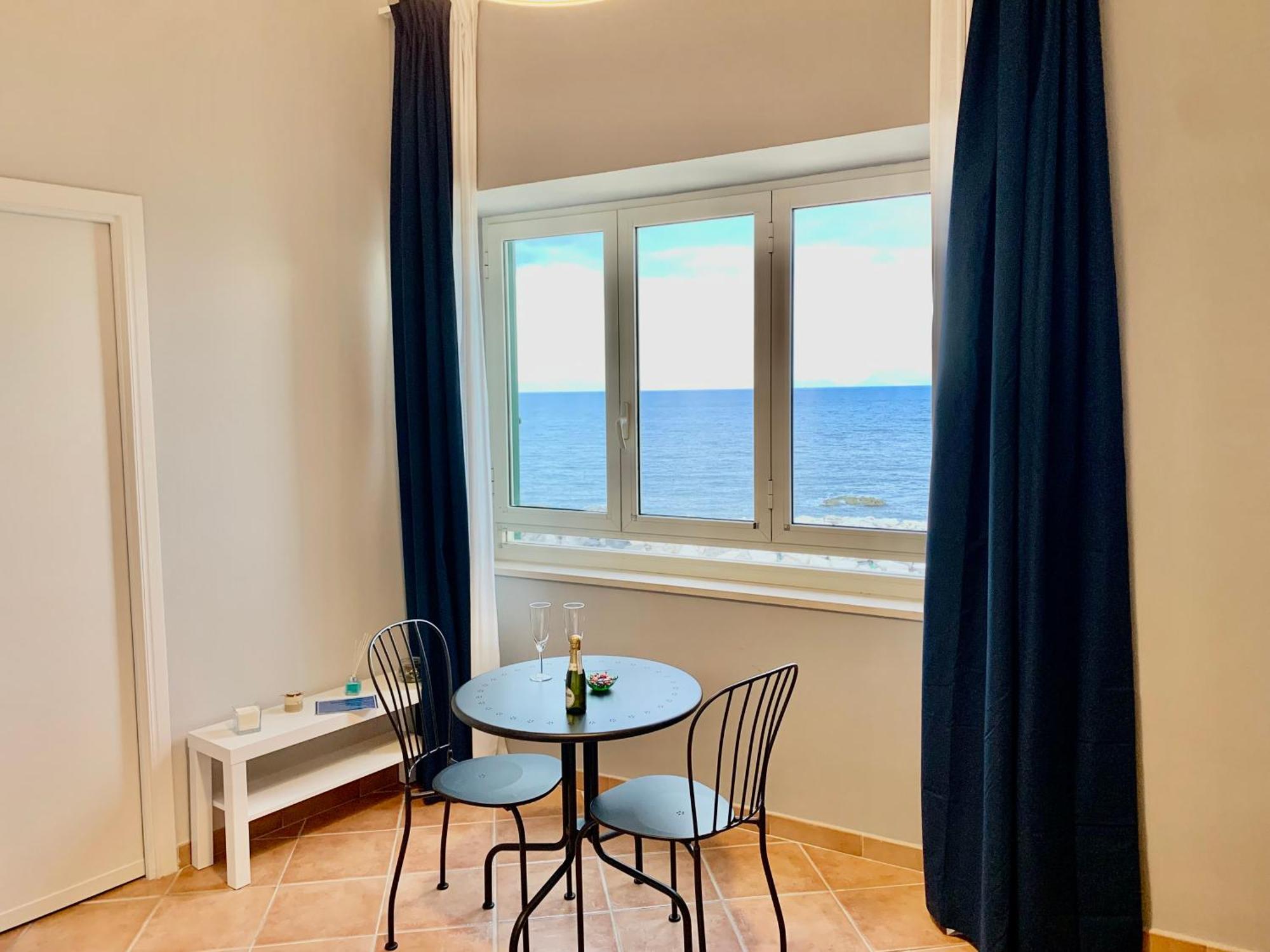 Artis Mare Bed & Breakfast Pozzuoli Bagian luar foto